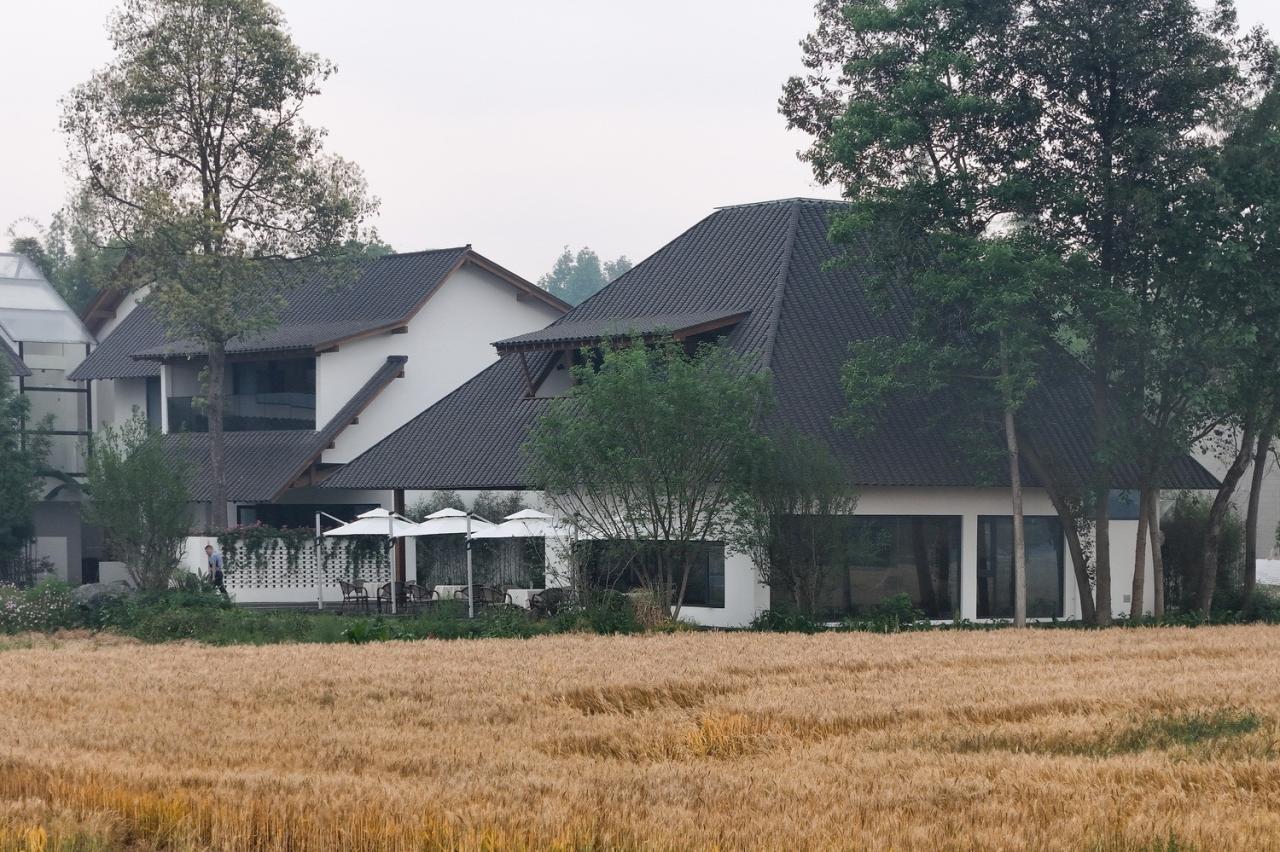 BIM建筑|跨越千年农耕生活的对谈:新都·百草香庐 / 小隐建筑 BIM建筑|跨越千年农耕生活的对谈:新都·百草香庐 / 小隐建筑