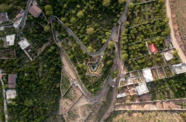 BIM建筑|奥尔古工作室设计地下度假屋-BIM建筑网