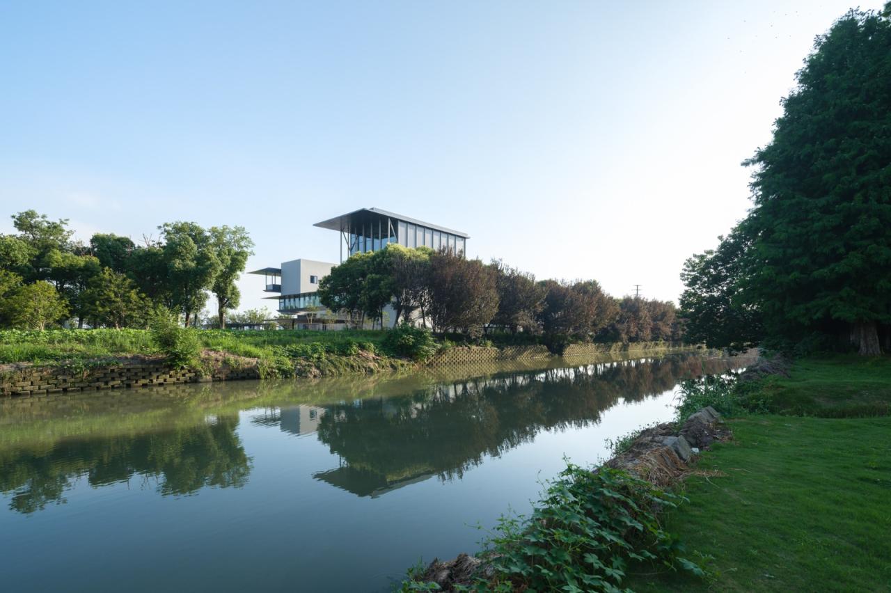 BIM建筑|昆山杜克大学公交首末站 / 阿科米星建筑设计事务所 BIM建筑|昆山杜克大学公交首末站 / 阿科米星建筑设计事务所