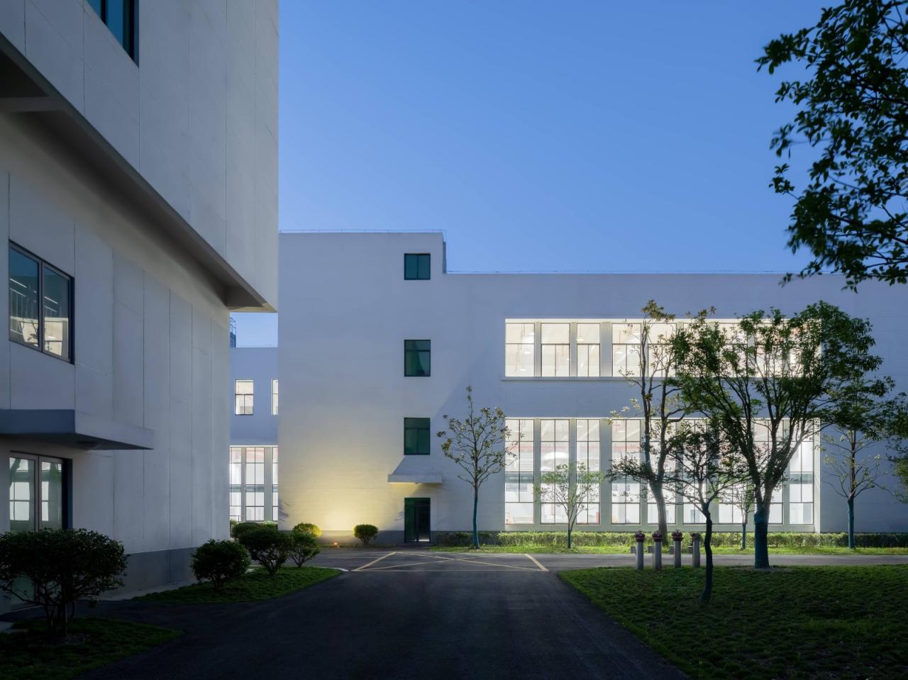BIM建筑|美术馆语境下的温情工厂/ 田字格建筑事务所 BIM建筑|美术馆语境下的温情工厂/ 田字格建筑事务所