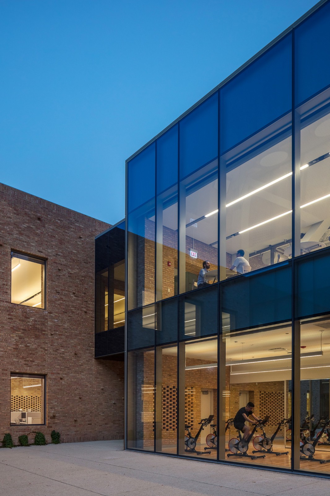 BIM建筑|芝加哥公园区总部和体育馆 / John Ronan Architects BIM建筑|芝加哥公园区总部和体育馆 / John Ronan Architects