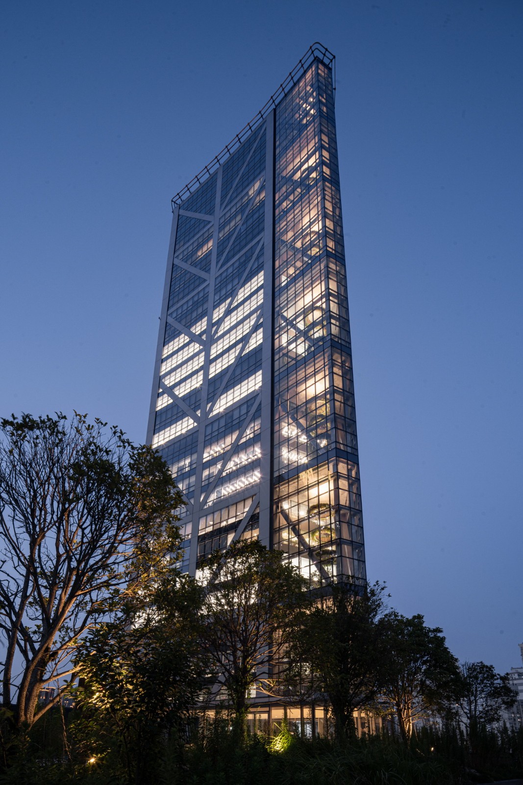 BIM建筑|在上海市中心营造“垂直城市绿洲”:LuOne凯德晶萃广场 / 萨夫迪建筑事务所 BIM建筑|在上海市中心营造“垂直城市绿洲”:LuOne凯德晶萃广场 / 萨夫迪建筑事务所