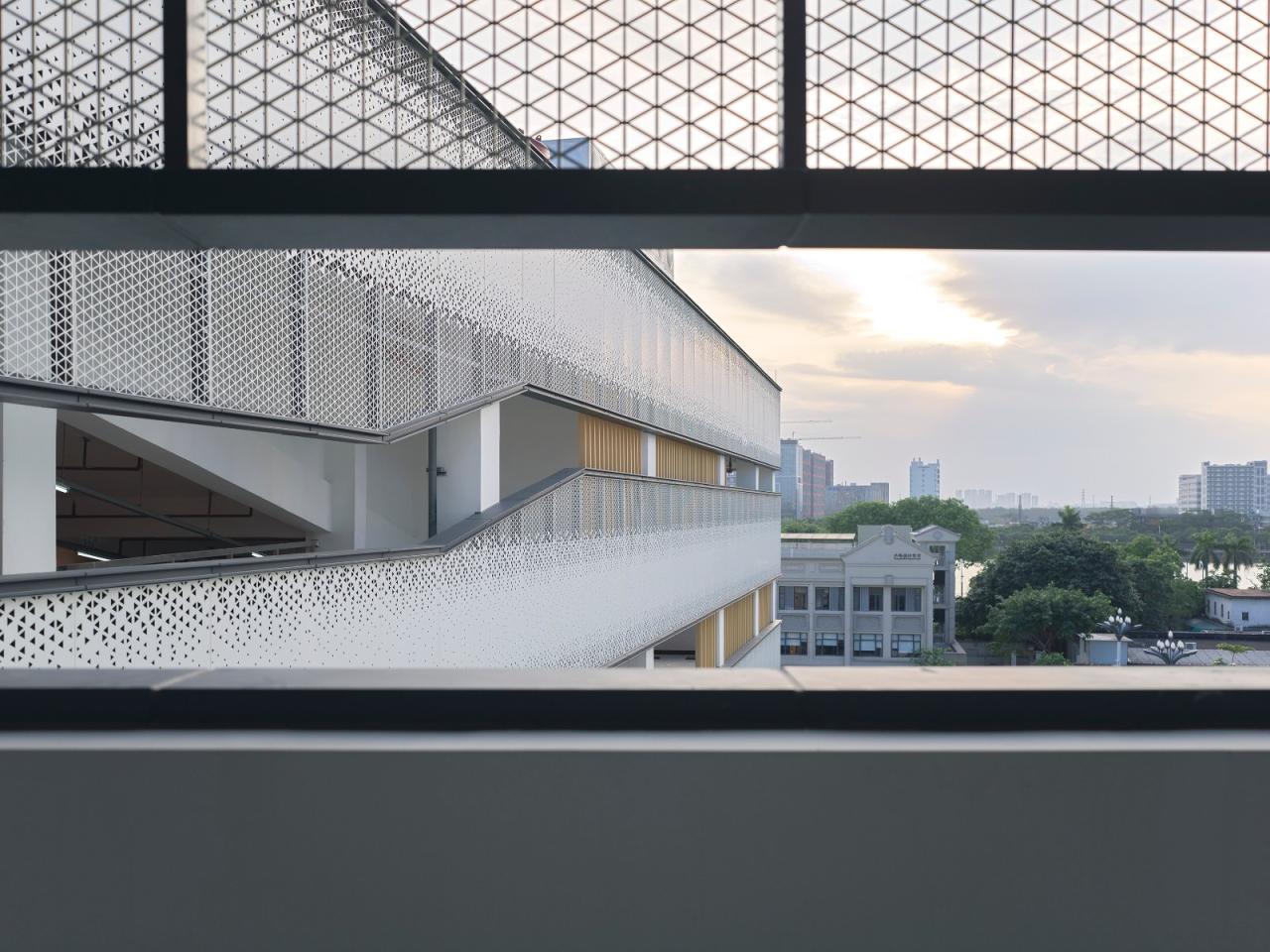 BIM建筑|洪梅镇中心区停车楼:小镇“边角地”的重生 / 森磊国际 BIM建筑|洪梅镇中心区停车楼:小镇“边角地”的重生 / 森磊国际