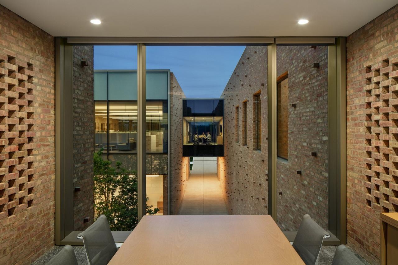 BIM建筑|芝加哥公园区总部和体育馆 / John Ronan Architects BIM建筑|芝加哥公园区总部和体育馆 / John Ronan Architects