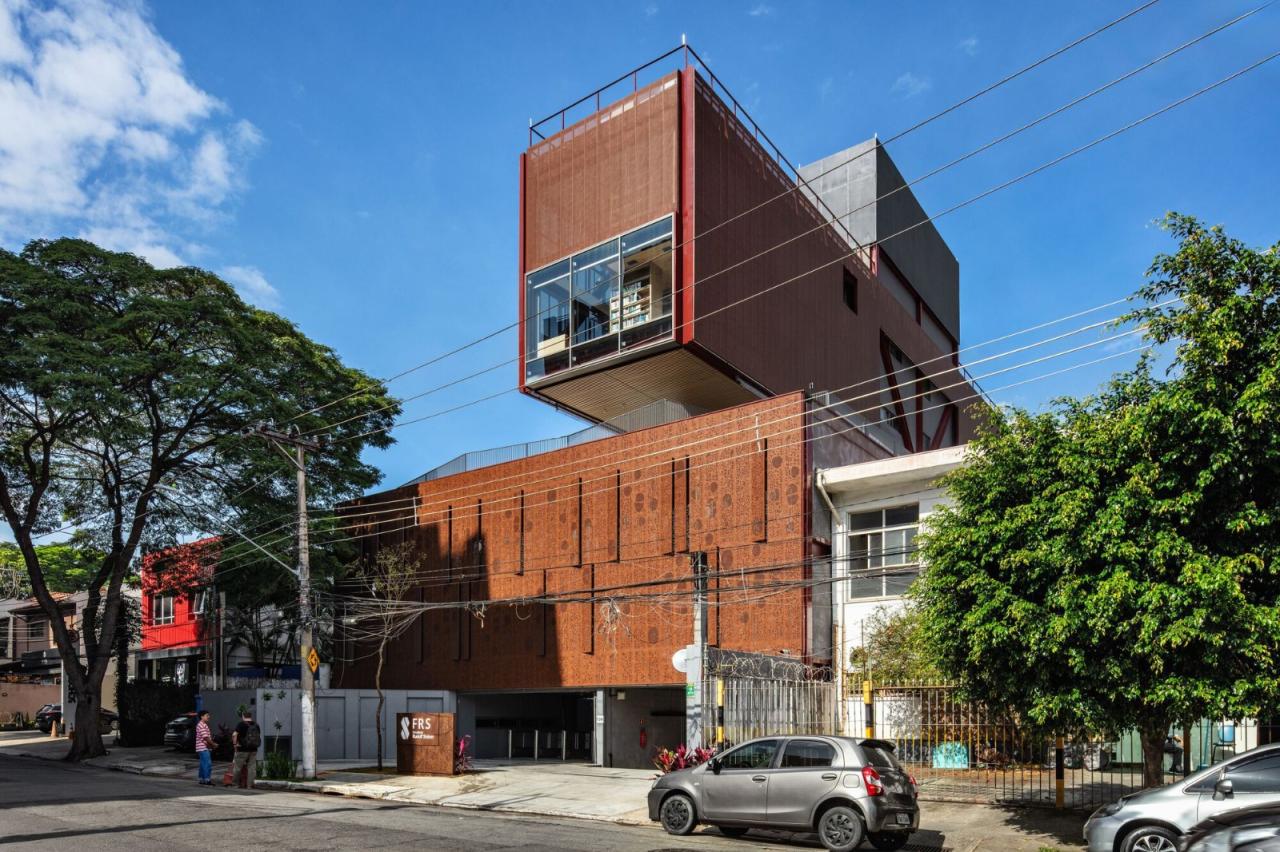 BIM建筑|鲁道夫斯坦纳大学 / Biselli Katchborian Arquitetos BIM建筑|鲁道夫斯坦纳大学 / Biselli Katchborian Arquitetos