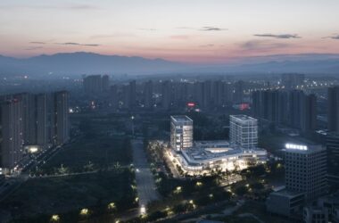 BIM建筑|去医院化:一座温暖的白色城堡-安康市高新医院 / UUA建筑师事务所-BIM建筑网