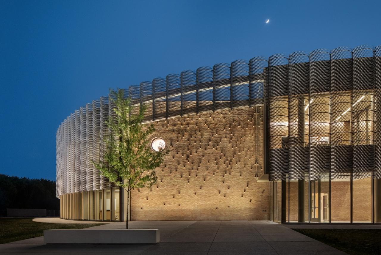 BIM建筑|芝加哥公园区总部和体育馆 / John Ronan Architects BIM建筑|芝加哥公园区总部和体育馆 / John Ronan Architects