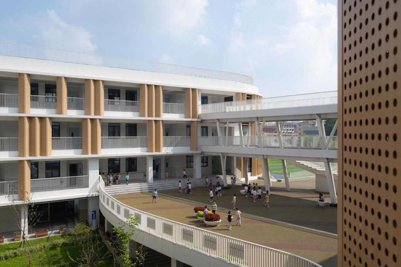 BIM建筑|成长阶梯,无界校园:杭州市上塘单元小学 / 浙江大学建筑设计研究院 BIM建筑|成长阶梯,无界校园:杭州市上塘单元小学 / 浙江大学建筑设计研究院