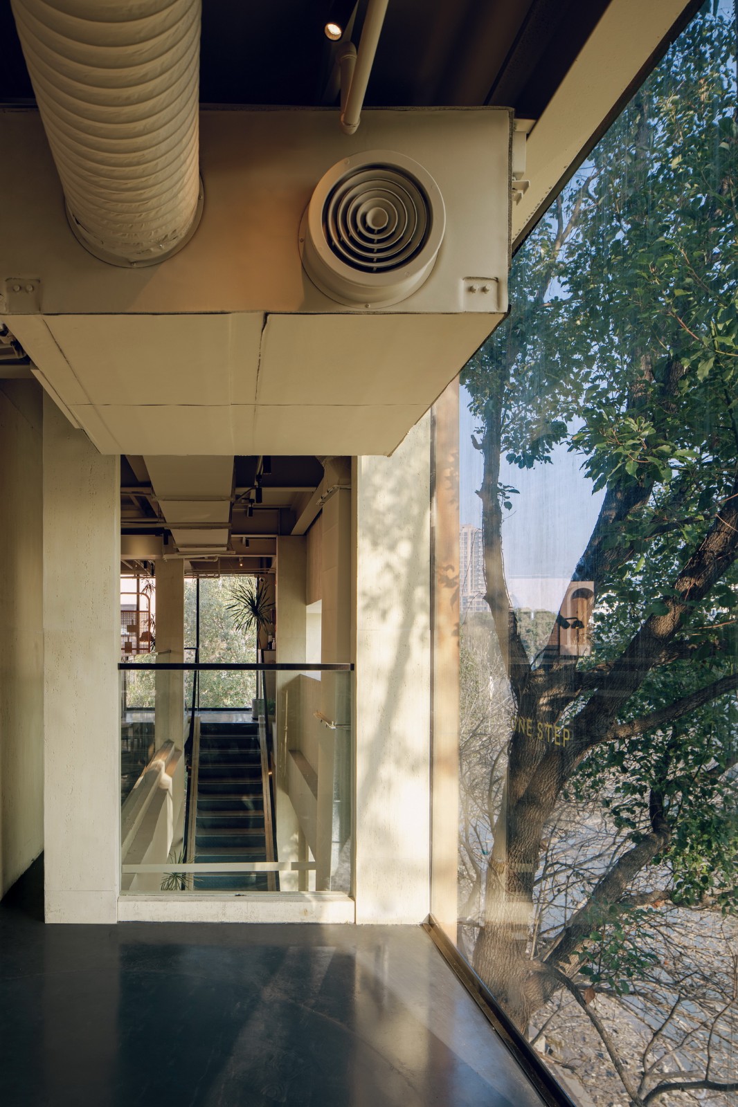 BIM建筑|53° ·EKA天物,上海 / 本哲建筑 BIM建筑|53° ·EKA天物,上海 / 本哲建筑