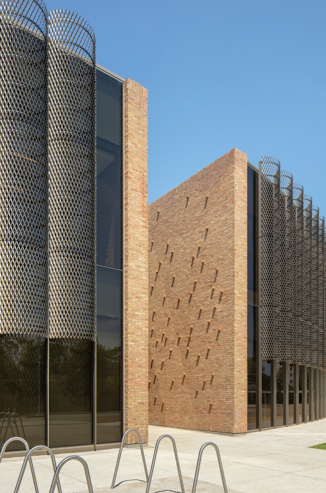 BIM建筑|芝加哥公园区总部和体育馆 / John Ronan Architects BIM建筑|芝加哥公园区总部和体育馆 / John Ronan Architects