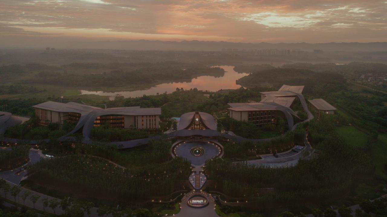 BIM建筑|“龙脊”- 地中海黑龙滩度假酒店 / AIM ARCHITECTURE BIM建筑|“龙脊”- 地中海黑龙滩度假酒店 / AIM ARCHITECTURE