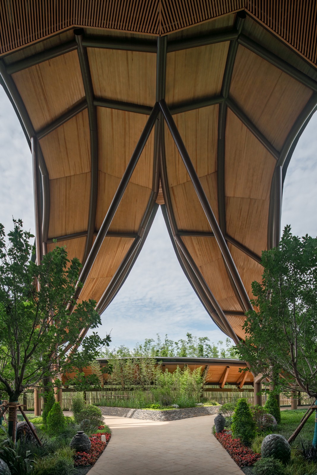 BIM建筑|“龙脊”- 地中海黑龙滩度假酒店 / AIM ARCHITECTURE BIM建筑|“龙脊”- 地中海黑龙滩度假酒店 / AIM ARCHITECTURE