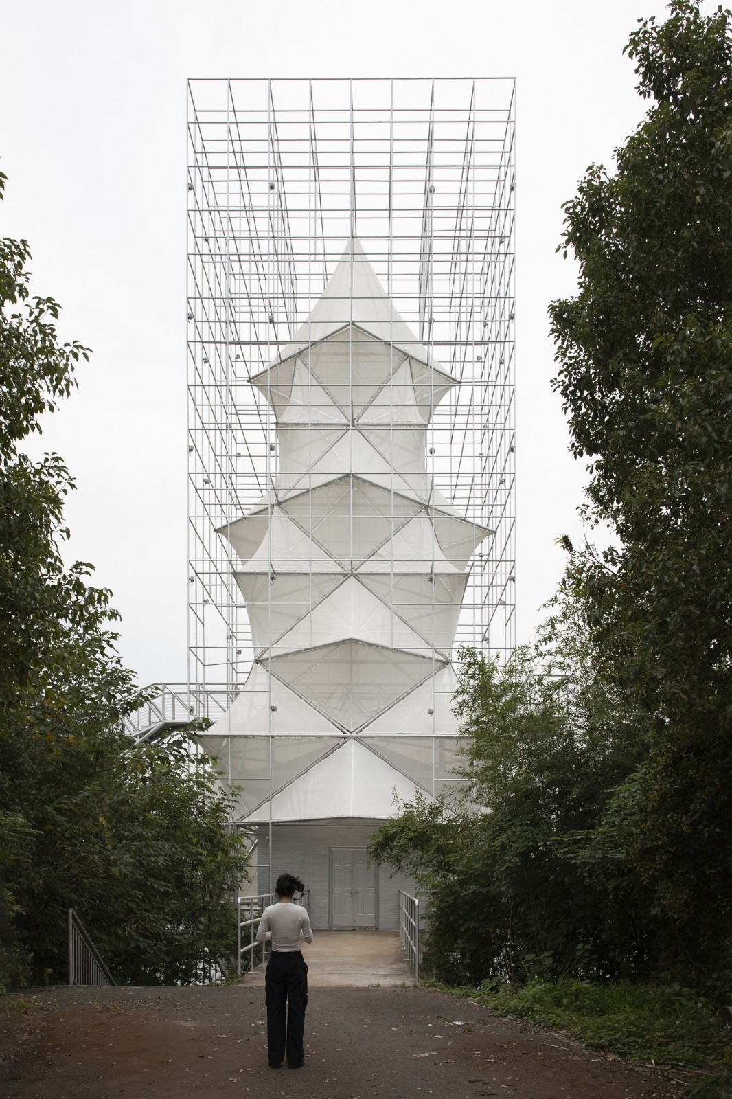 BIM建筑|人造树 / 有限设计工作室 BIM建筑|人造树 / 有限设计工作室