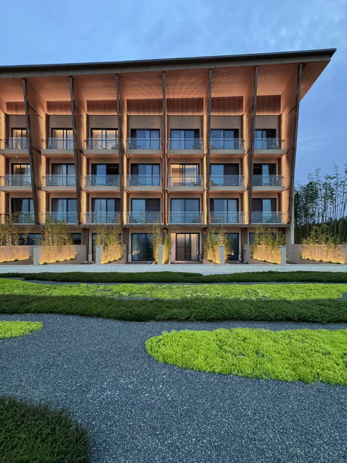 BIM建筑|“龙脊”- 地中海黑龙滩度假酒店 / AIM ARCHITECTURE BIM建筑|“龙脊”- 地中海黑龙滩度假酒店 / AIM ARCHITECTURE