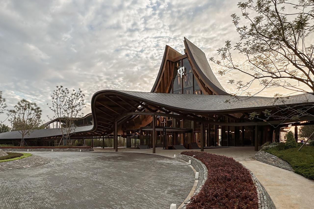 BIM建筑|“龙脊”- 地中海黑龙滩度假酒店 / AIM ARCHITECTURE BIM建筑|“龙脊”- 地中海黑龙滩度假酒店 / AIM ARCHITECTURE
