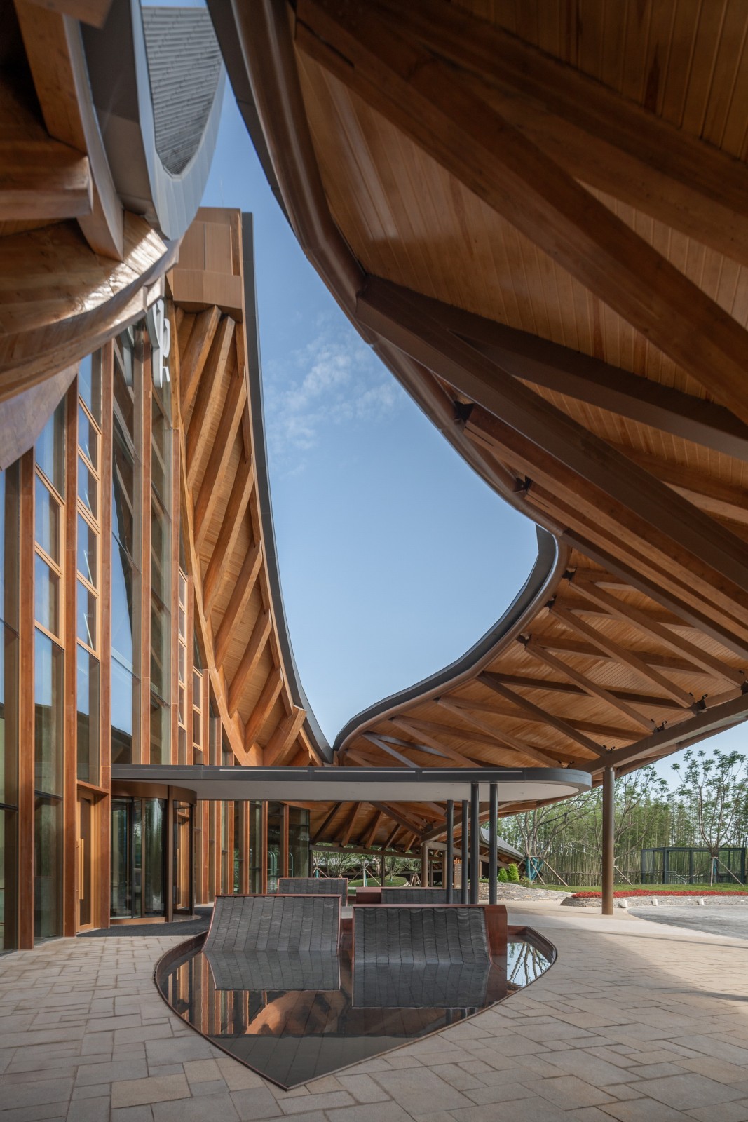 BIM建筑|“龙脊”- 地中海黑龙滩度假酒店 / AIM ARCHITECTURE BIM建筑|“龙脊”- 地中海黑龙滩度假酒店 / AIM ARCHITECTURE
