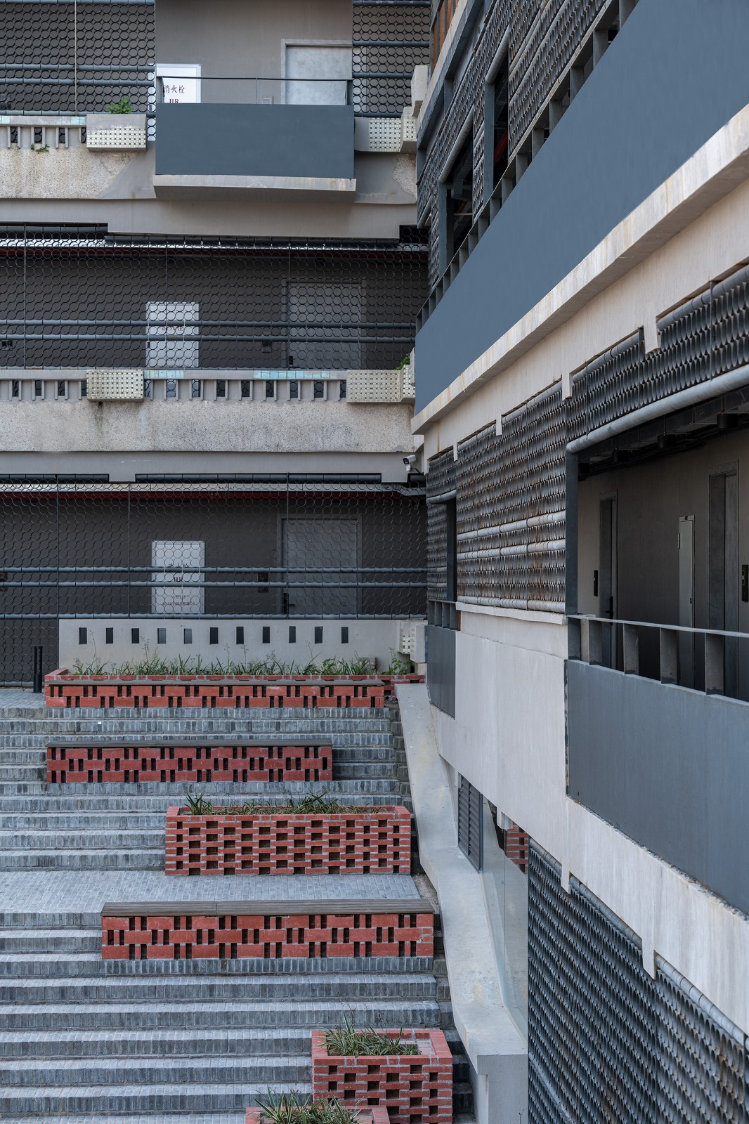 BIM建筑|改造、加建与扩建,江门市乡村振兴培训中心 / 华南理工大学建筑设计研究院 BIM建筑|改造、加建与扩建,江门市乡村振兴培训中心 / 华南理工大学建筑设计研究院