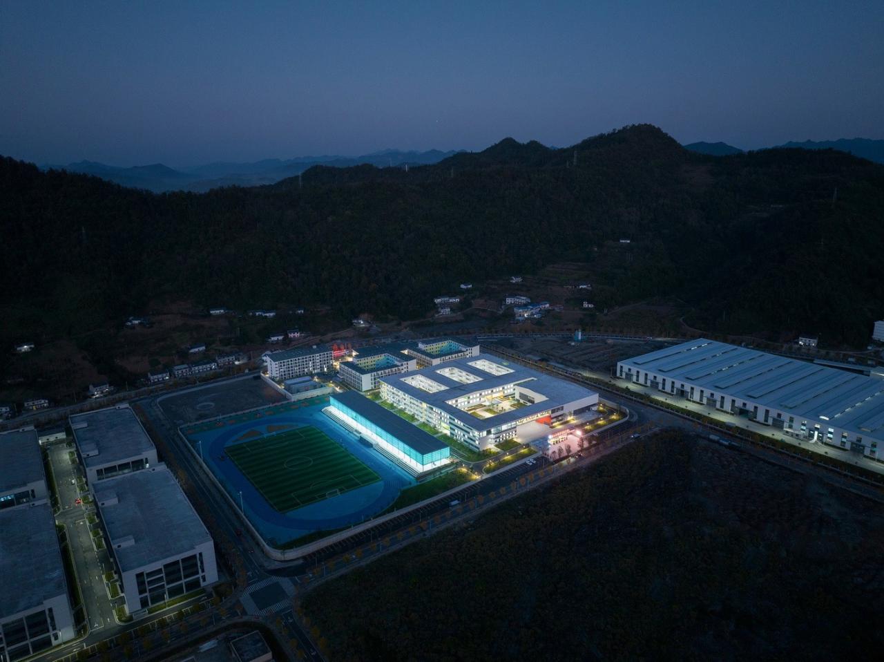 BIM建筑|南山五福堂高级中学 / 小写建筑 BIM建筑|南山五福堂高级中学 / 小写建筑