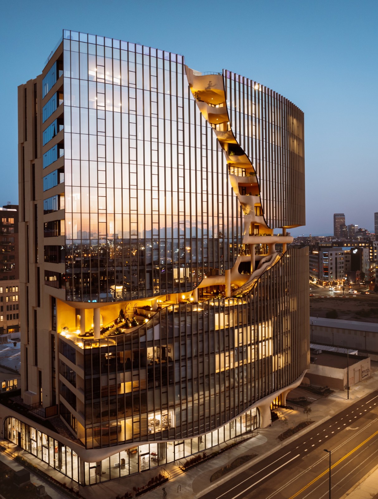 BIM建筑|“垂直峡谷”: 美国丹佛住宅建成 / MAD BIM建筑|“垂直峡谷”: 美国丹佛住宅建成 / MAD