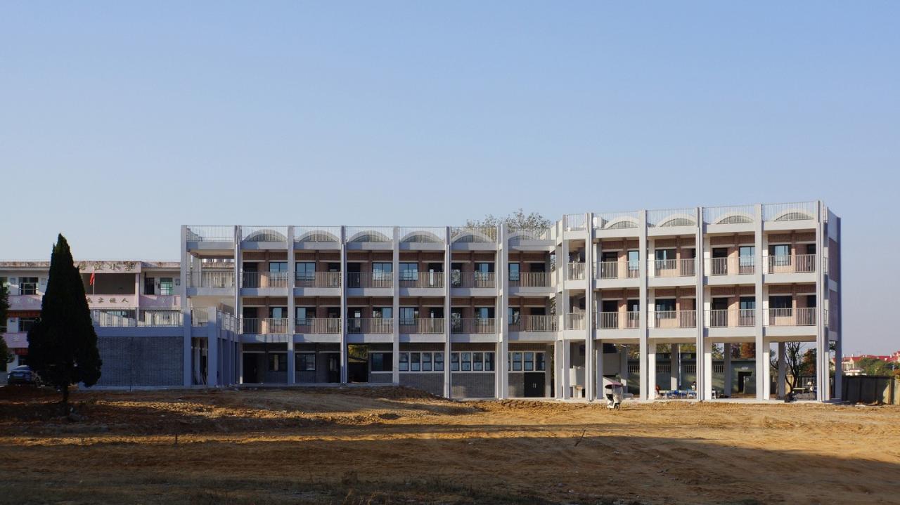 BIM建筑|沿江乡村学校 / DOMAT BIM建筑|沿江乡村学校 / DOMAT