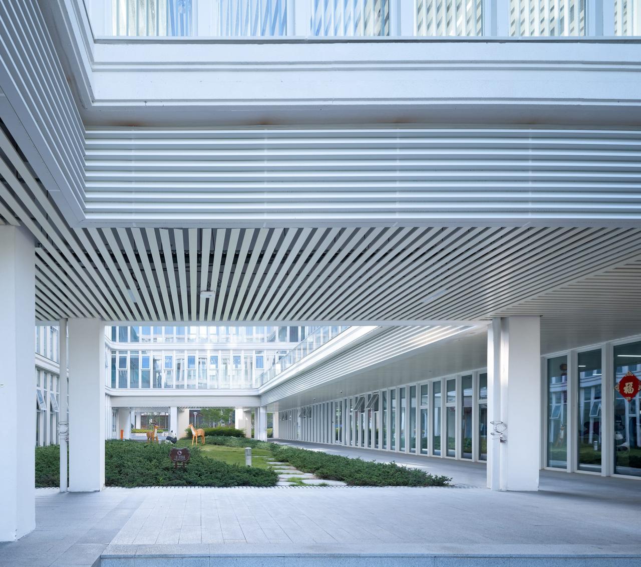 BIM建筑|山水疗愈,身心宜居:杭州市第一社会福利院 / 浙江大学建筑设计研究院 BIM建筑|山水疗愈,身心宜居:杭州市第一社会福利院 / 浙江大学建筑设计研究院