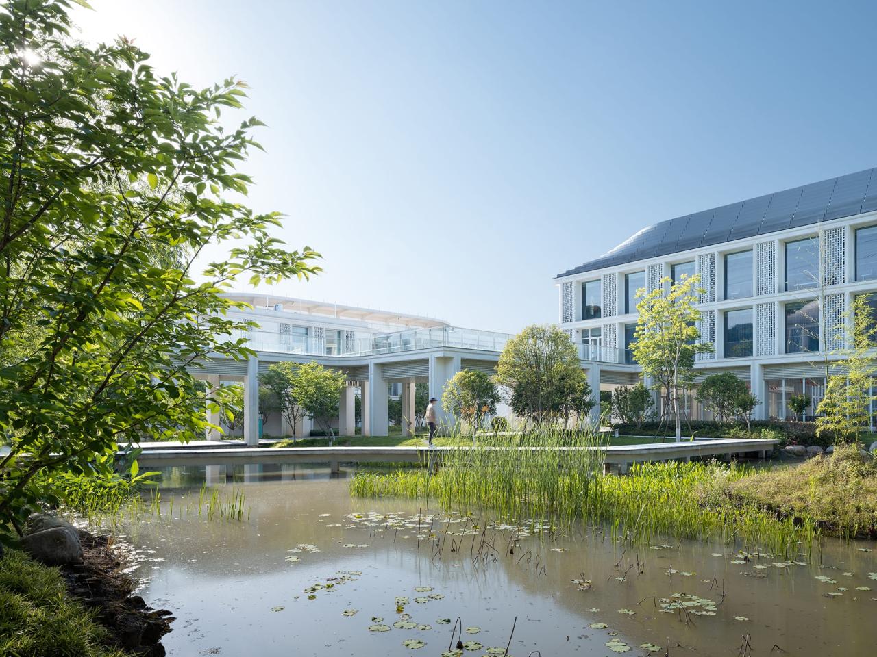 BIM建筑|山水疗愈,身心宜居:杭州市第一社会福利院 / 浙江大学建筑设计研究院 BIM建筑|山水疗愈,身心宜居:杭州市第一社会福利院 / 浙江大学建筑设计研究院
