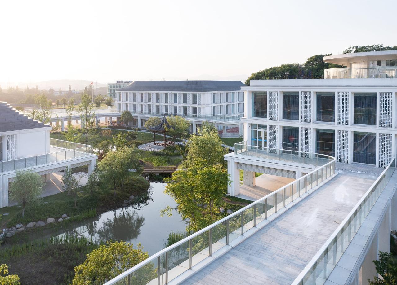 BIM建筑|山水疗愈,身心宜居:杭州市第一社会福利院 / 浙江大学建筑设计研究院 BIM建筑|山水疗愈,身心宜居:杭州市第一社会福利院 / 浙江大学建筑设计研究院