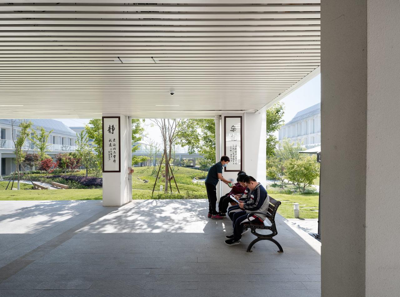 BIM建筑|山水疗愈,身心宜居:杭州市第一社会福利院 / 浙江大学建筑设计研究院 BIM建筑|山水疗愈,身心宜居:杭州市第一社会福利院 / 浙江大学建筑设计研究院