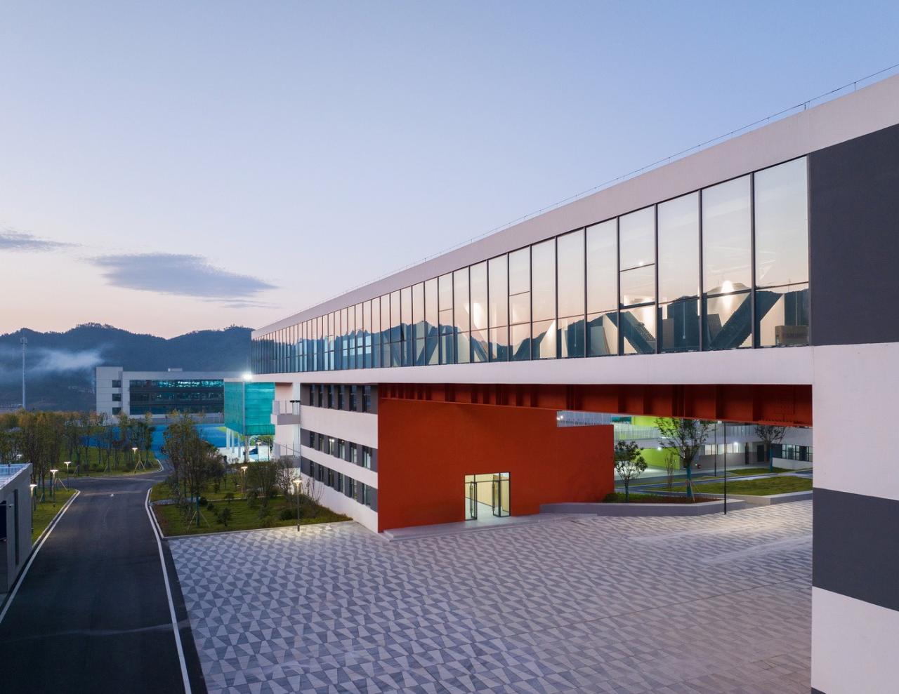 BIM建筑|南山五福堂高级中学 / 小写建筑 BIM建筑|南山五福堂高级中学 / 小写建筑
