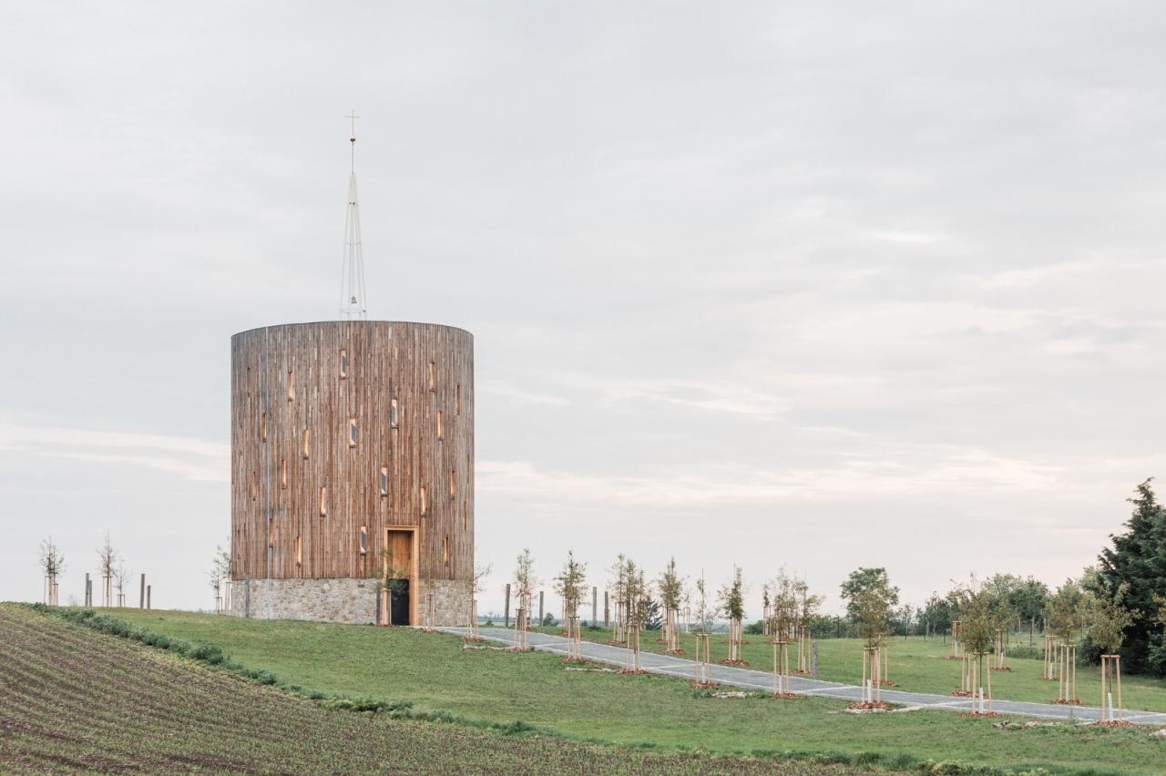 BIM建筑|Nesvačilka 圣母教堂 / RCNKSK BIM建筑|Nesvačilka 圣母教堂 / RCNKSK