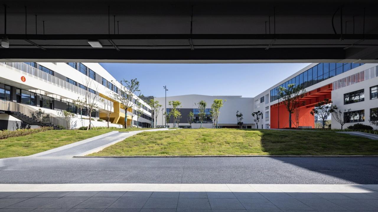 BIM建筑|南山五福堂高级中学 / 小写建筑 BIM建筑|南山五福堂高级中学 / 小写建筑