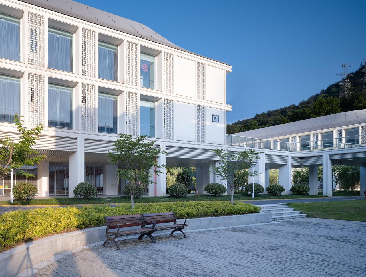 BIM建筑|山水疗愈,身心宜居:杭州市第一社会福利院 / 浙江大学建筑设计研究院 BIM建筑|山水疗愈,身心宜居:杭州市第一社会福利院 / 浙江大学建筑设计研究院