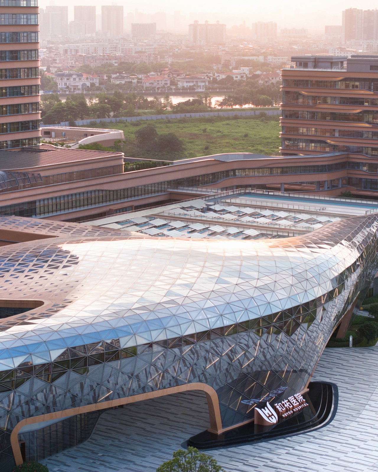 BIM建筑|美的·和祐医院-投资百亿的全球最美花园式医院 / 英国杰典国际建筑 BIM建筑|美的·和祐医院-投资百亿的全球最美花园式医院 / 英国杰典国际建筑