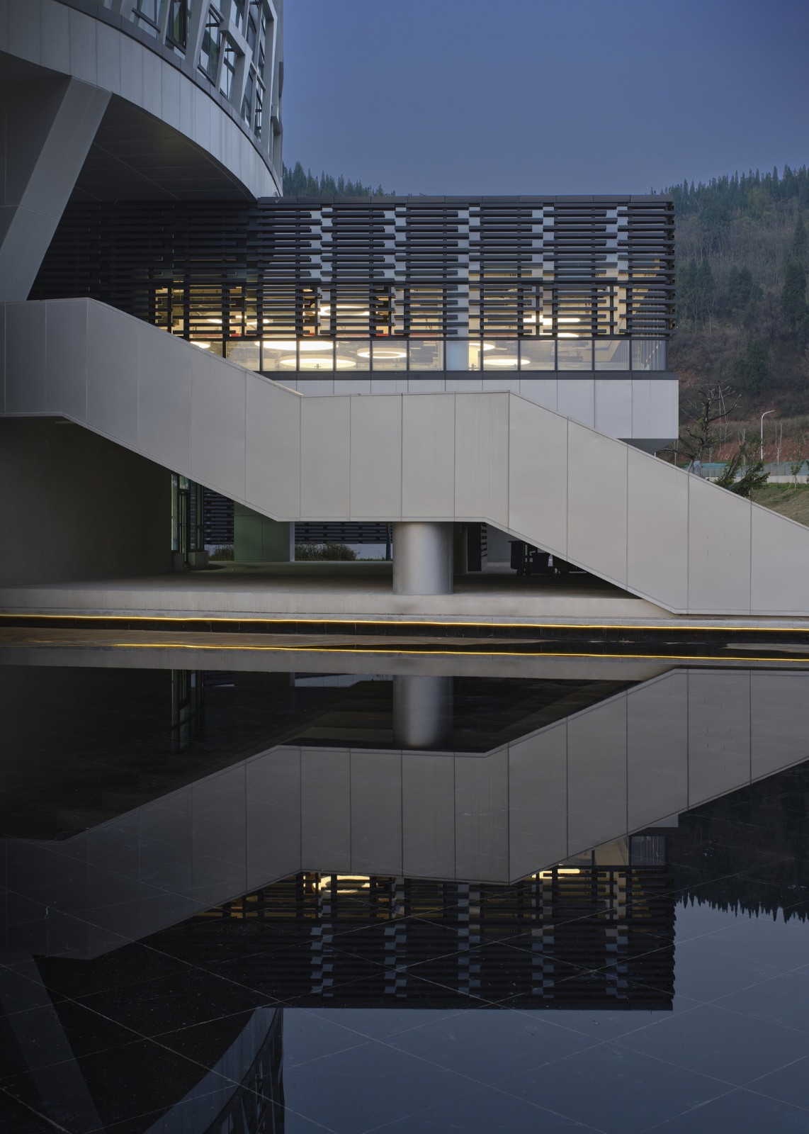 BIM建筑|重庆电力高等专科学校图书馆 / 天津大学设计总院·顾志宏工作室 BIM建筑|重庆电力高等专科学校图书馆 / 天津大学设计总院·顾志宏工作室