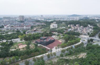 BIM建筑|“釉”织新旧,黄龙山·紫砂矿源展示馆 / 东南大学建筑学院+旭可建筑-BIM建筑网