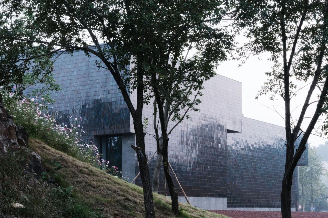 BIM建筑|“釉”织新旧,黄龙山·紫砂矿源展示馆 / 东南大学建筑学院+旭可建筑 BIM建筑|“釉”织新旧,黄龙山·紫砂矿源展示馆 / 东南大学建筑学院+旭可建筑