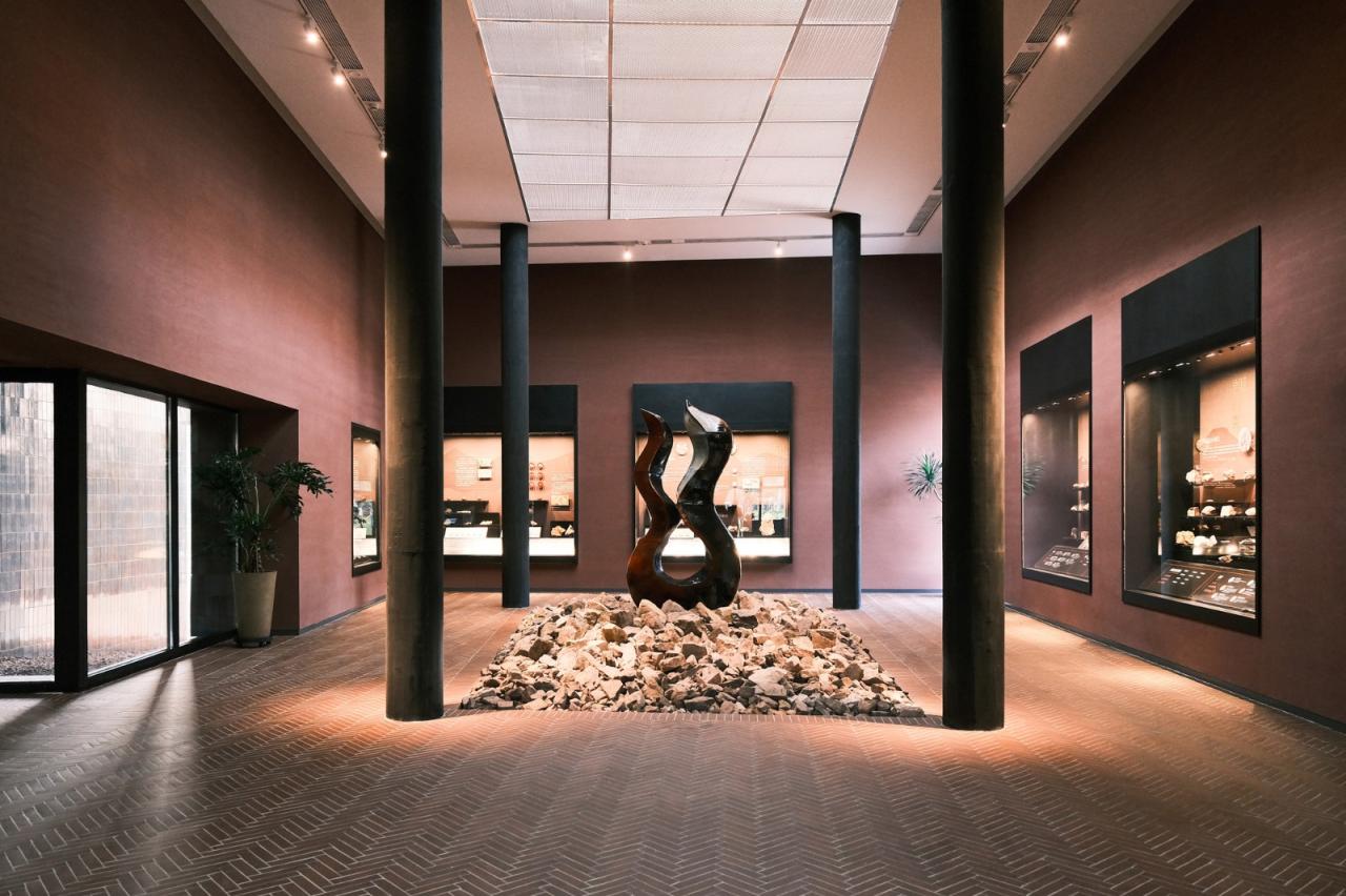BIM建筑|“釉”织新旧,黄龙山·紫砂矿源展示馆 / 东南大学建筑学院+旭可建筑 BIM建筑|“釉”织新旧,黄龙山·紫砂矿源展示馆 / 东南大学建筑学院+旭可建筑