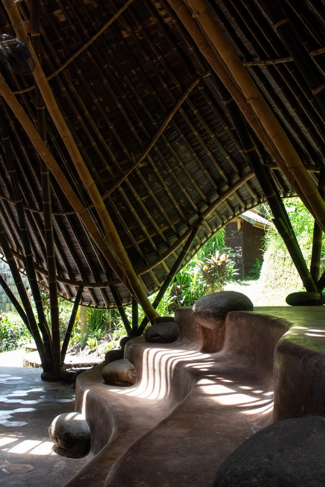 BIM建筑|达普尔·纳加共享厨房与用餐空间 / Bamboo U BIM建筑|达普尔·纳加共享厨房与用餐空间 / Bamboo U