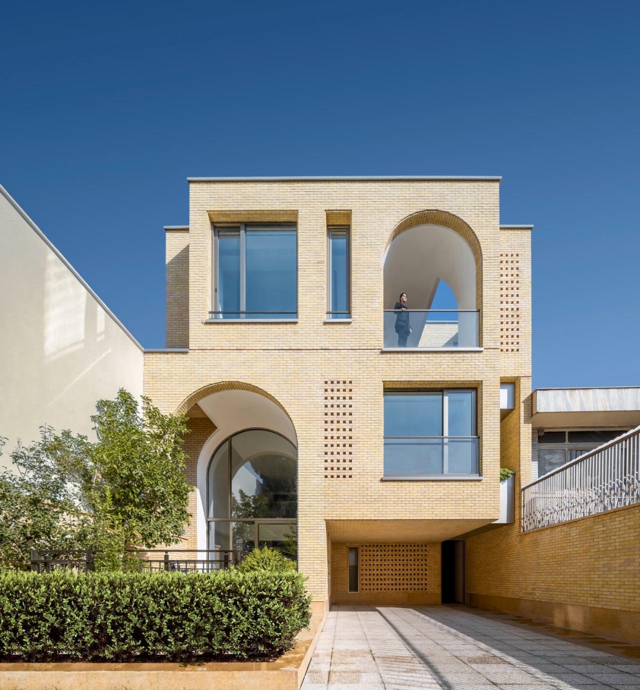 BIM建筑|2 IVANs, 2 HOUSEs / HAMAAN Studio BIM建筑|2 IVANs, 2 HOUSEs / HAMAAN Studio
