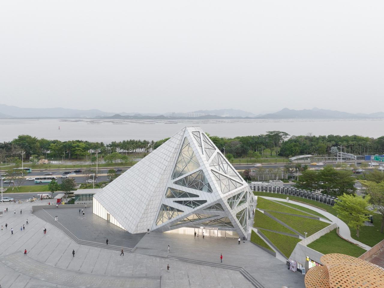 BIM建筑|大疆旗舰店 / 万社设计 BIM建筑|大疆旗舰店 / 万社设计