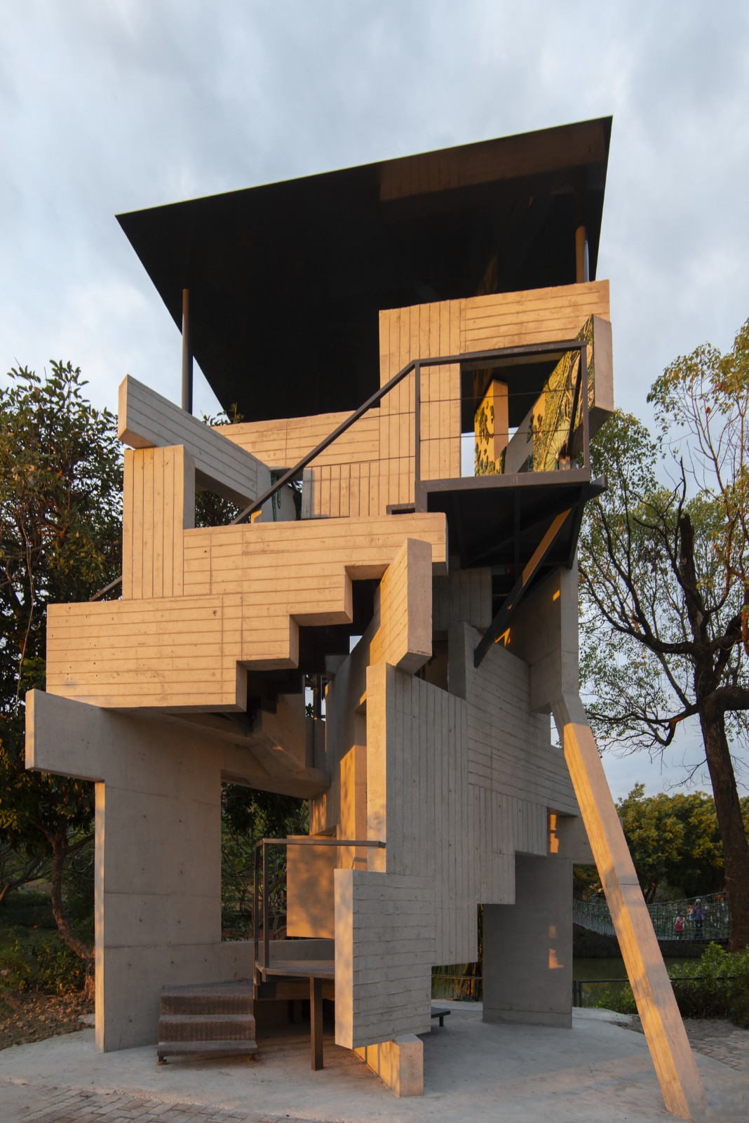 BIM建筑|繁茂的遗迹,垂直自然塔 / 合造社 BIM建筑|繁茂的遗迹,垂直自然塔 / 合造社