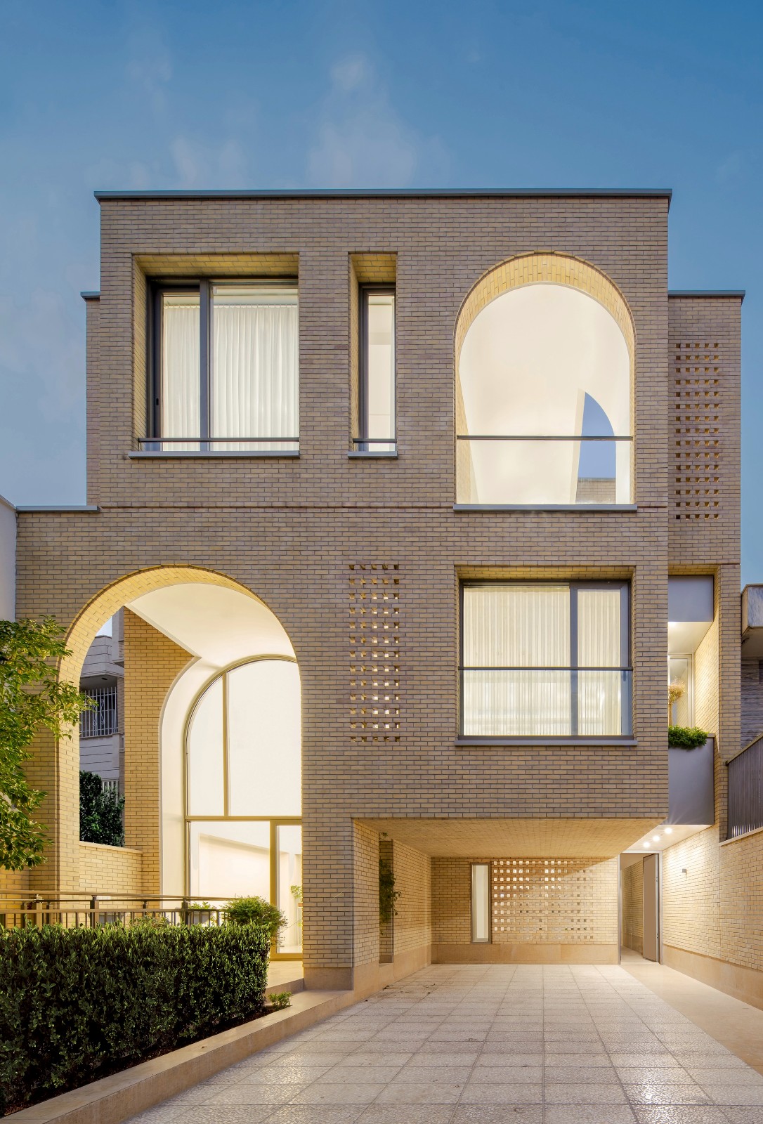 BIM建筑|2 IVANs, 2 HOUSEs / HAMAAN Studio BIM建筑|2 IVANs, 2 HOUSEs / HAMAAN Studio