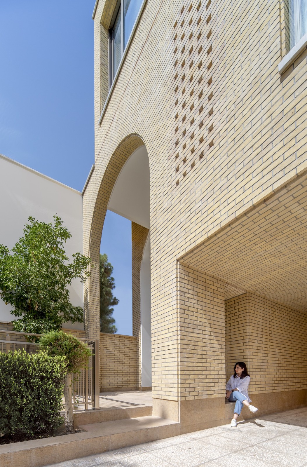 BIM建筑|2 IVANs, 2 HOUSEs / HAMAAN Studio BIM建筑|2 IVANs, 2 HOUSEs / HAMAAN Studio