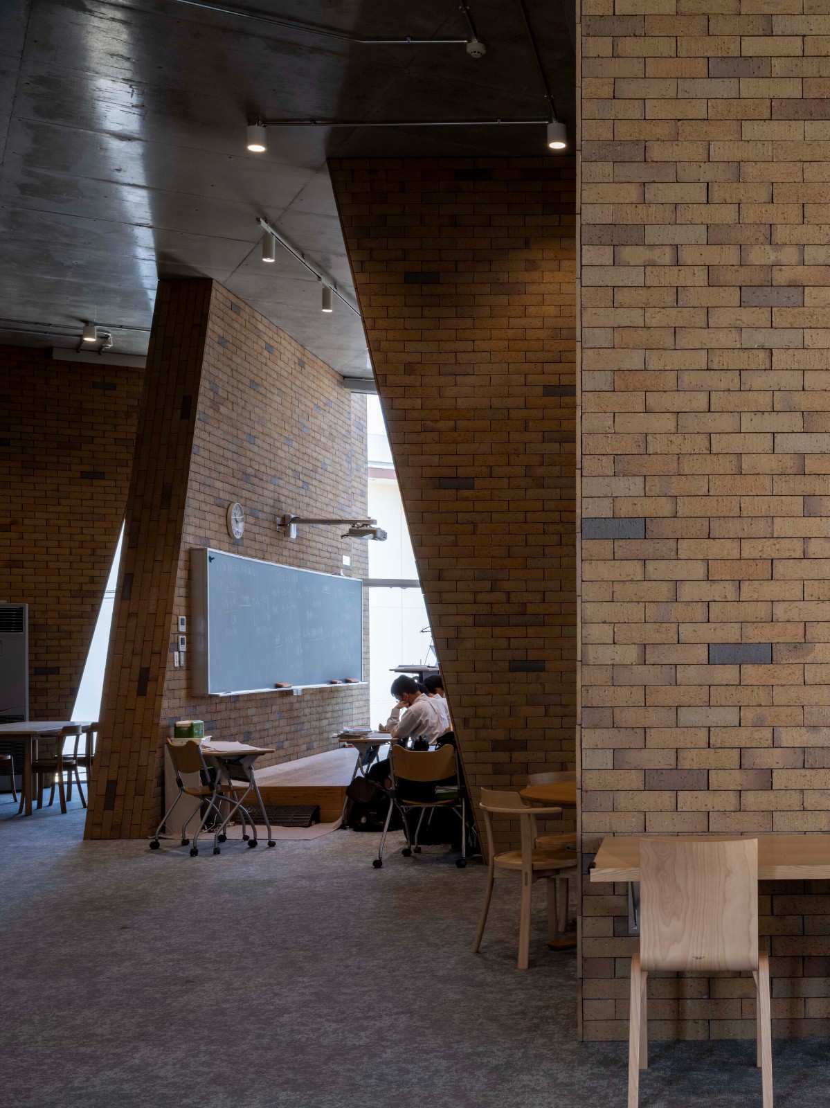 BIM建筑|湘南工科大学附属高中图书馆 / kousou + Fukei Co. BIM建筑|湘南工科大学附属高中图书馆 / kousou + Fukei Co.