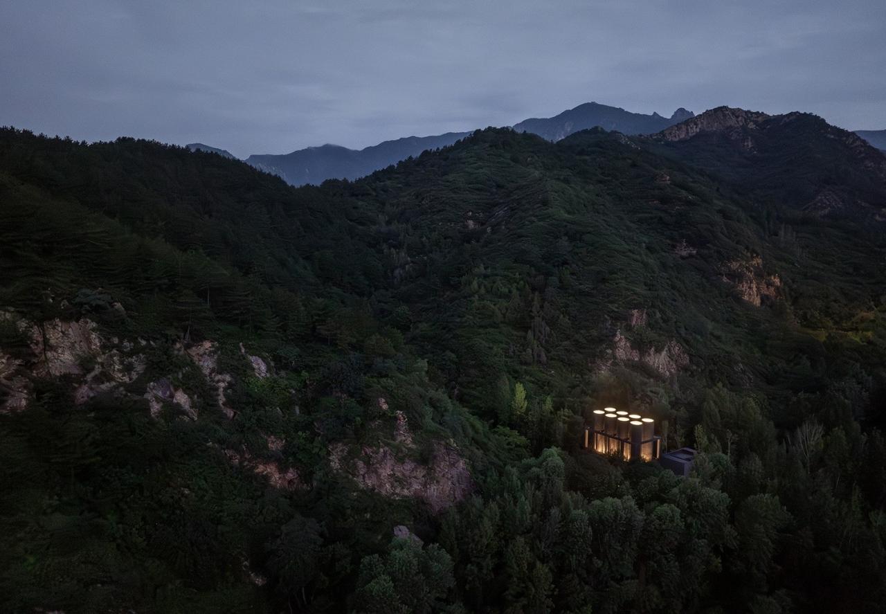 BIM建筑|雾灵山眼石汤泉,林中仪器 / 直向建筑 BIM建筑|雾灵山眼石汤泉,林中仪器 / 直向建筑