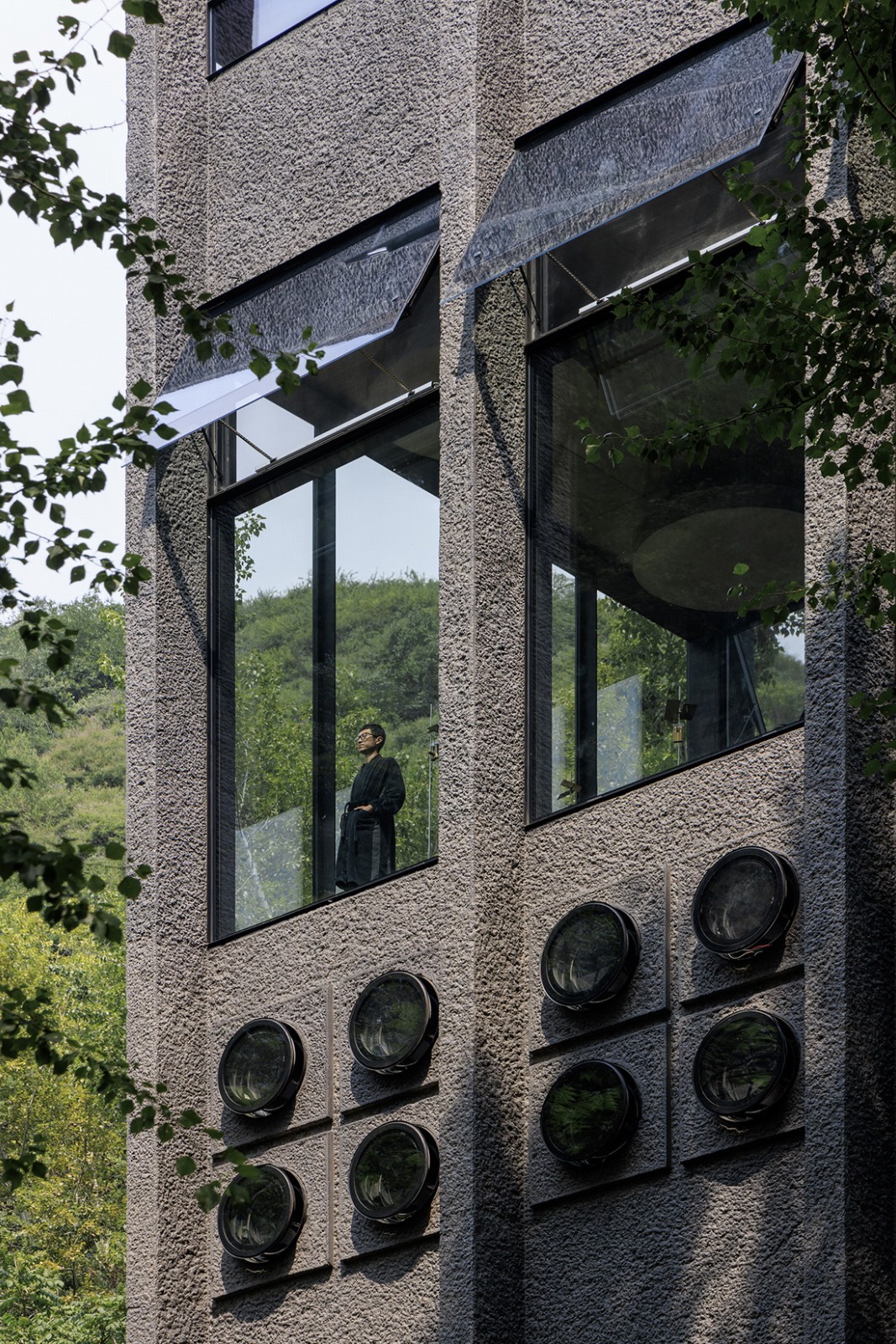 BIM建筑|雾灵山眼石汤泉,林中仪器 / 直向建筑 BIM建筑|雾灵山眼石汤泉,林中仪器 / 直向建筑