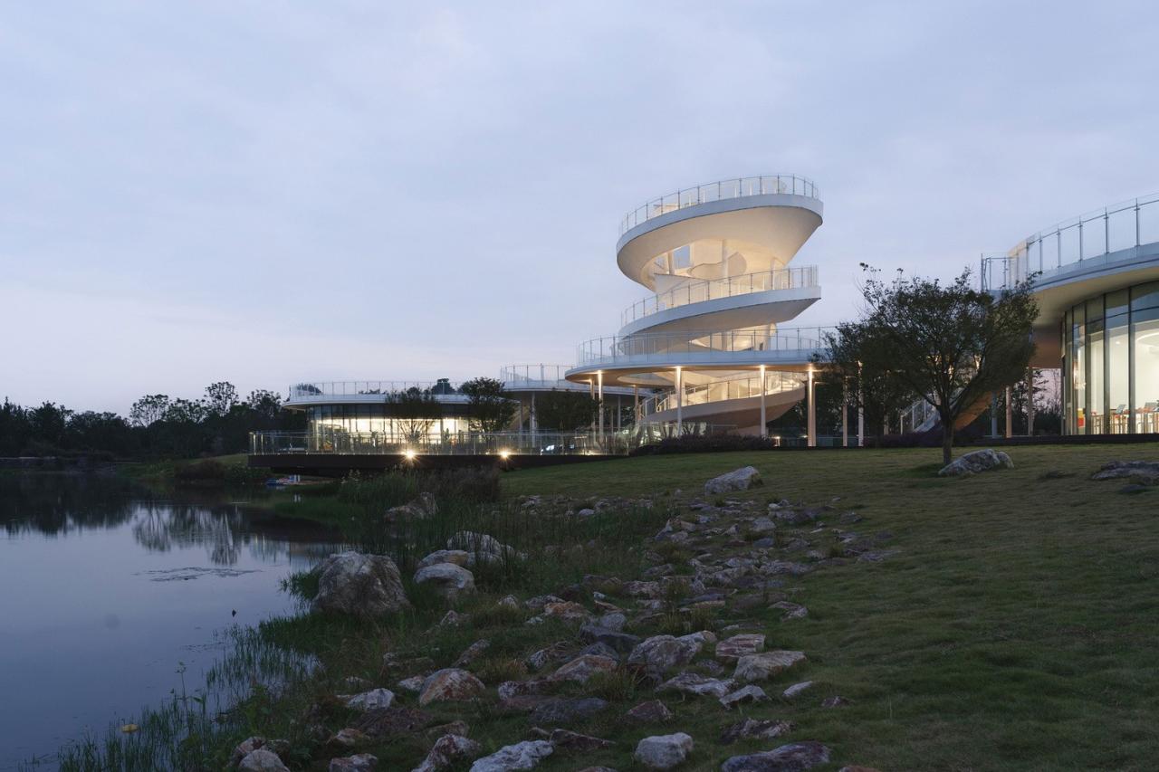 BIM建筑|凫岛 · 鲁家滩湿地公园商业服务中心 / MUDA 慕达建筑 BIM建筑|凫岛 · 鲁家滩湿地公园商业服务中心 / MUDA 慕达建筑
