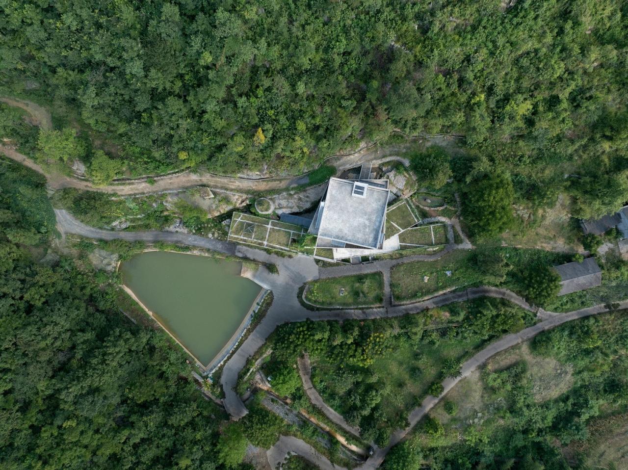 BIM建筑|石羊山壹号住宅 / 小写建筑事务所 BIM建筑|石羊山壹号住宅 / 小写建筑事务所