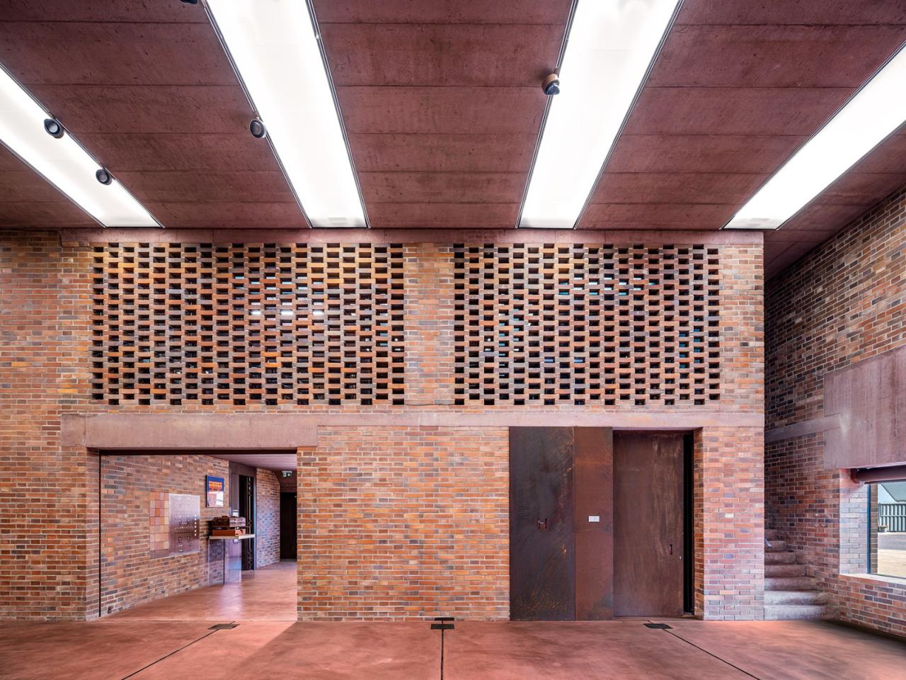 BIM建筑|帕尔杜比采 GAMPA、Sféra 建筑群与自动化工厂公共空间 / Šépka architekti BIM建筑|帕尔杜比采 GAMPA、Sféra 建筑群与自动化工厂公共空间 / Šépka architekti