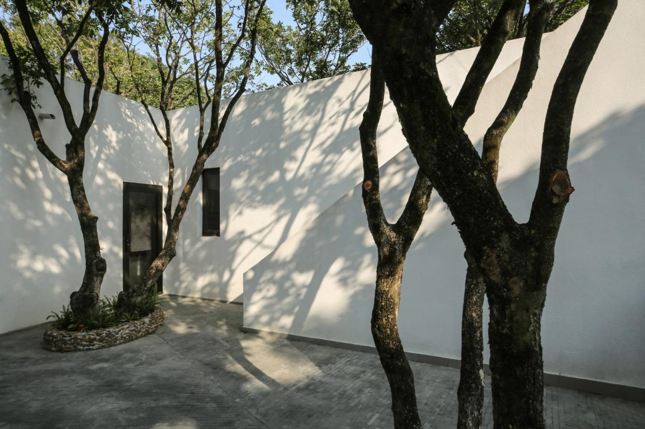 BIM建筑|龙眼树下的院子 / 在场建筑 BIM建筑|龙眼树下的院子 / 在场建筑